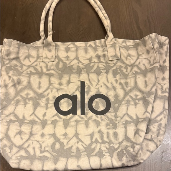 ALO Yoga Handbags - ALO Yoga Cream and Gray Patterned Tote Bag